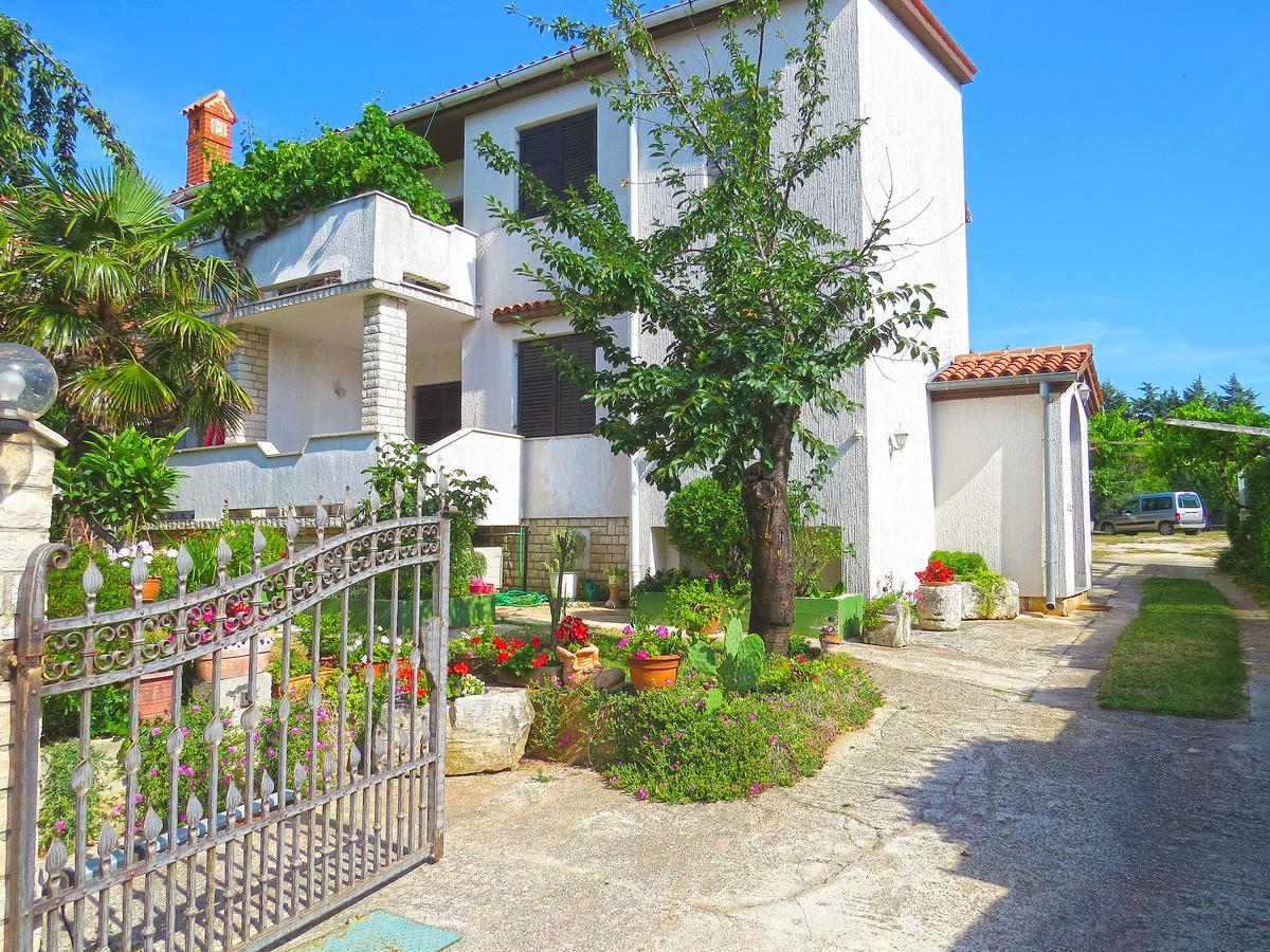 Apartments Milica 961 Medulin Exterior foto